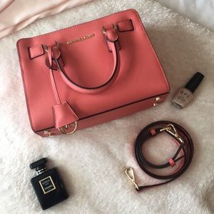 MICHAEL KORS | Small Dillon w Strap
